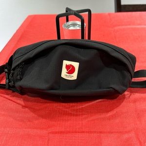 FJALLRAVE Black Fanny bag